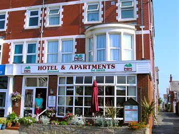 The Palms Hotel & Apartments 2*