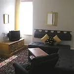 The Palms Hotel & Apartments