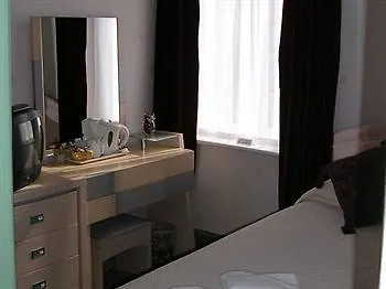 The Palms Hotel & Apartments
